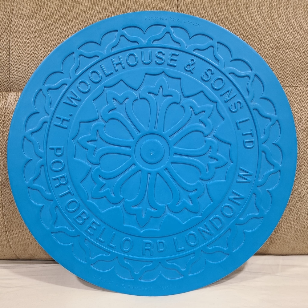 Vintage London Rubber Charger by MEPRA